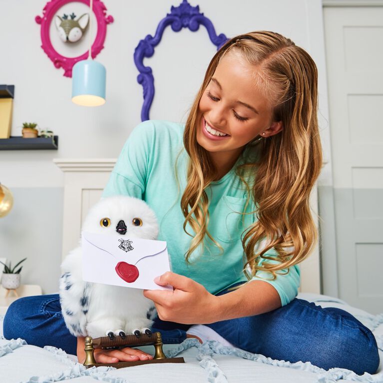 Wizarding World Harry Potter, Enchanting Hedwig Interactive Owl with Over 15 Sounds and Movements and Hogwarts Envelope