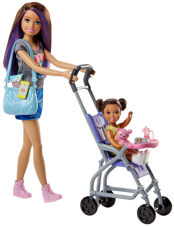 Coffret Barbie Babysitters avec une poupée Skipper, une poupée bébé, avec  Poussette gonflable et des accessoires à thème