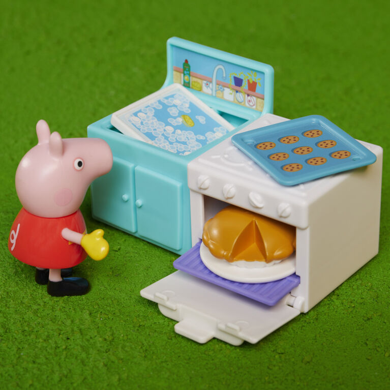 Peppa Pig Peppa's Club Peppa Loves Baking Little Spaces Themed Preschool Toy
