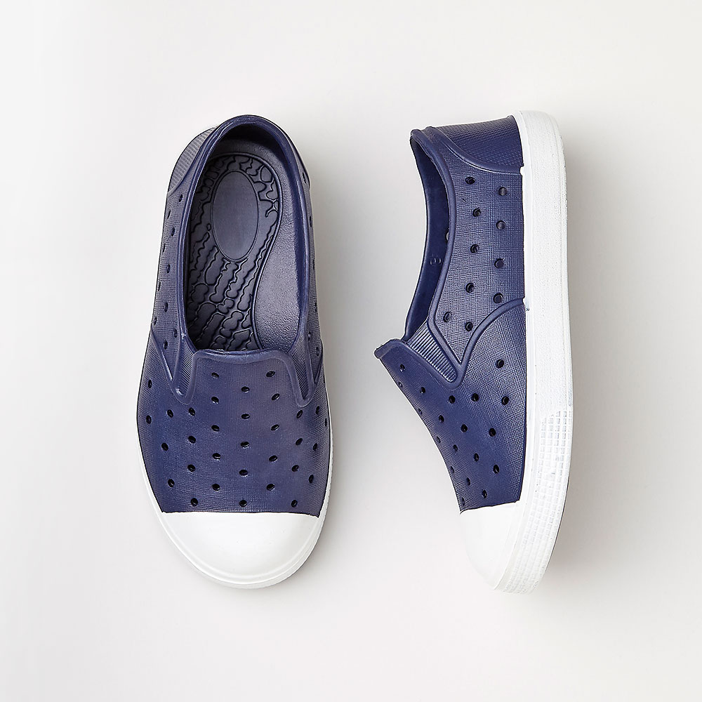 drip drop sneaker